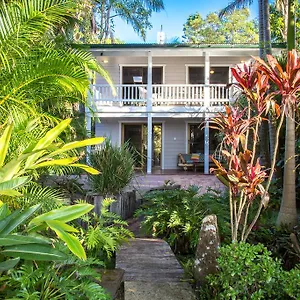 A Beach House At Byron Guest house